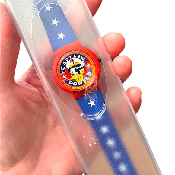 Vintage Lotus Mickey & Co Disney Captain Donald watch NWT in box! - Picture 3 of 10
